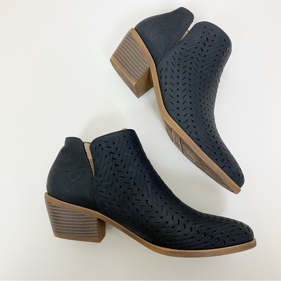 New! LifeStride Payton Ankle Boots - Picture 3 of 7